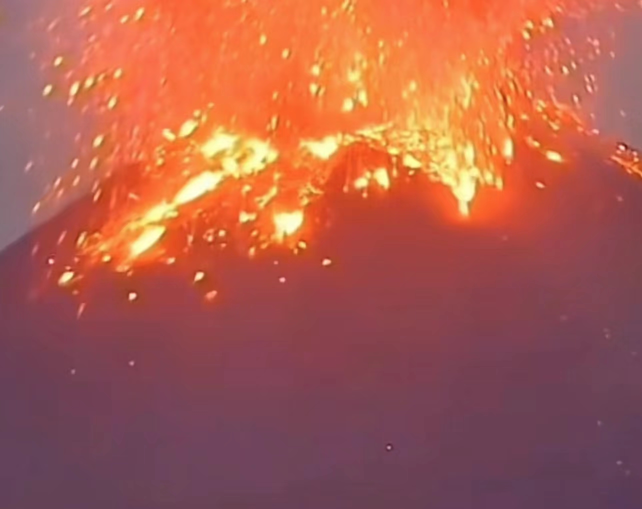 时隔五年！日本樱岛昭和火山口喷发！